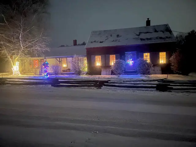 A snowy main house a Ephphatha Farm